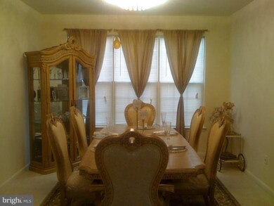 1730 Ann Scarlet Ct, Woodbridge, VA 22191 - photo 4