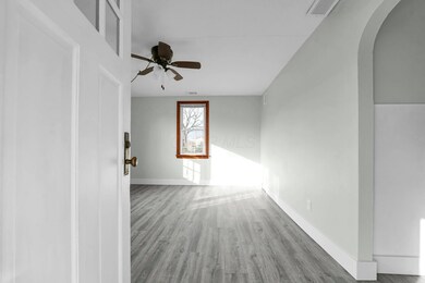 20-web-or-mls-2704-kilbourne-ave