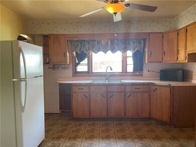 3218 W 24th St, Erie, PA 16506 - photo 6