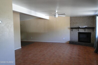 5810 E 4th St-living room 1