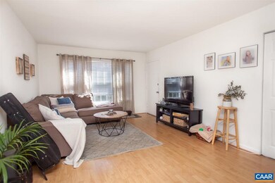 2527 Hydraulic Rd unit 33, Charlottesville, VA 22901 - photo 2