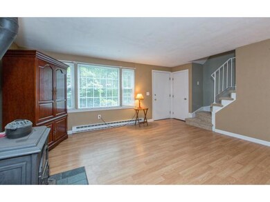 81 Oakridge Dr unit 81, Londonderry, NH 03053 - photo 4
