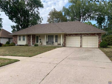 2210 SW 32nd St, Topeka, KS 66611 - photo 2