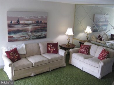 1057 Oakwood Dr, Glenolden, PA 19036 - photo 6