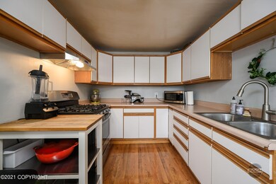 1341 E Tenth Ave-15
