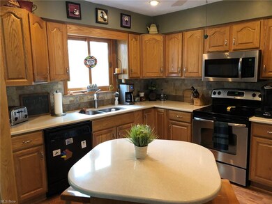 9532 Charney Cir, Olmsted Falls, OH 44138 - photo 3