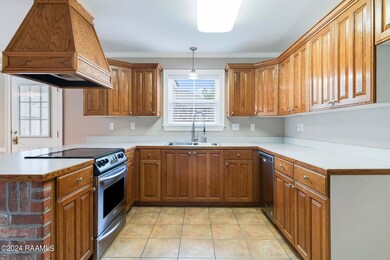 6-web-or-mls-605 Kaiser Dr-6