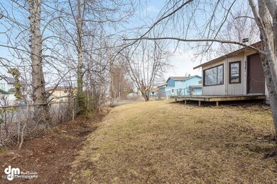 Front Yard_KI_IMG_2340-SMALL