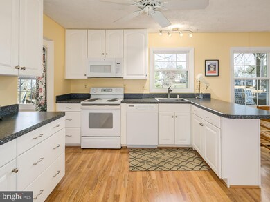 6128 Windward Dr, Burke, VA 22015 - photo 6