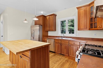 11 Huntington Ct, Saratoga Springs, NY 12866 - photo 6