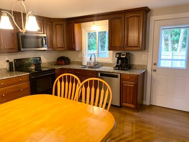 18 Yorktown Ct, Chicopee, MA 01020 - photo 6