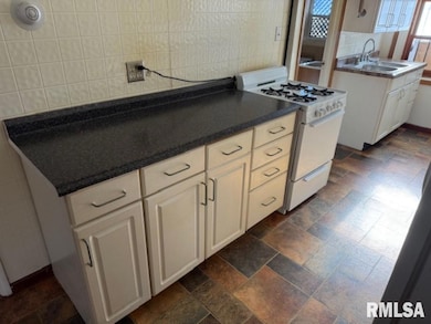 239 Elm St, East Peoria, IL 61611 - photo 7