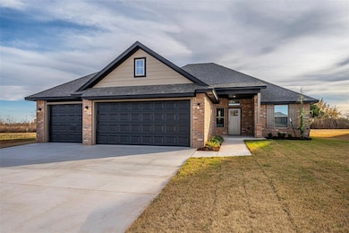 2024 W Crossbow Way, Mustang, OK 73064 - photo 4