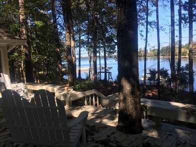 100 Trailing West Lakeside View