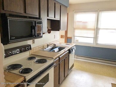 351-482524 kitchen 1