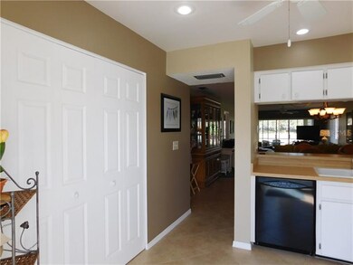 407 Wexford Cir unit 64, Venice, FL 34293 - photo 4