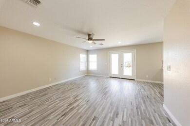 005-photo-living-room-13730989