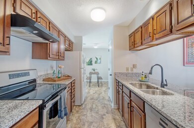 Kitchen with Eat In