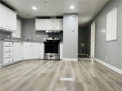 13820 Rodeo Dr, Victorville, CA 92395 - photo 3