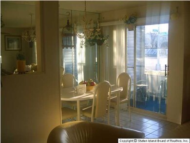 157 Gervil St unit 47, Staten Island, NY 10309 - photo 3