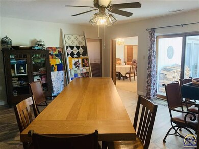 2707 SW Fairway Dr, Topeka, KS 66611 - photo 6