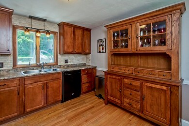 39 Crestview Dr, West Springfield, MA 01089 - photo 4