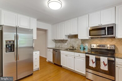 2870 Jermantown Rd unit 30, Oakton, VA 22124 - photo 3