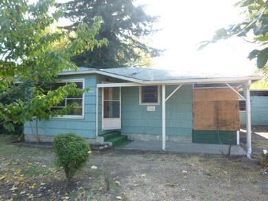 686 Gilman Rd, Medford, OR 97504 - photo 2