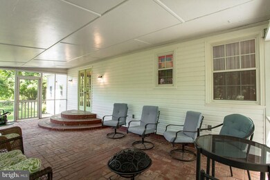 145 W Potomac Dr, Colonial Beach, VA 22443 - photo 2