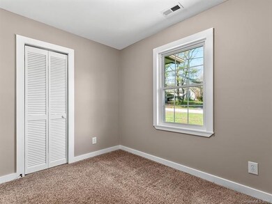 123 Plantation Dr, Hendersonville, NC 28792 - photo 7