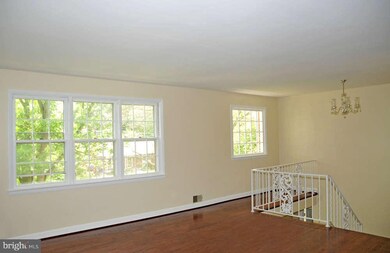 5228 Portsmouth Rd, Fairfax, VA 22032 - photo 5