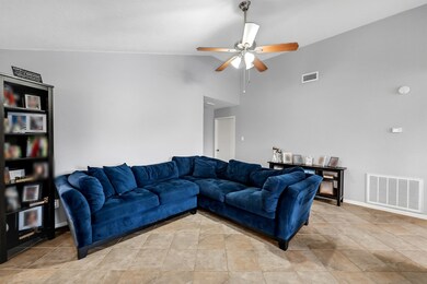 7810 Greenedge Dr, Houston, TX 77040 - photo 7