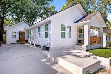 1223 E 38th St, Savannah, GA 31404 - photo 2