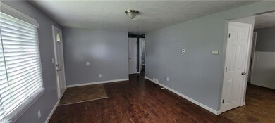 633 Blossom Dr, Lorain, OH 44052 - photo 3
