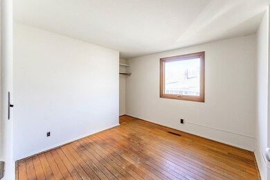 1610 Sacramento Dr, Carpentersville, IL 60110 - photo 7