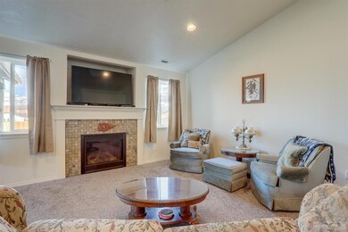 960 SW 23rd Place, Redmond, OR 97756 - photo 2