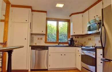 54 Mary St unit B, Quincy, MA 02169 - photo 4