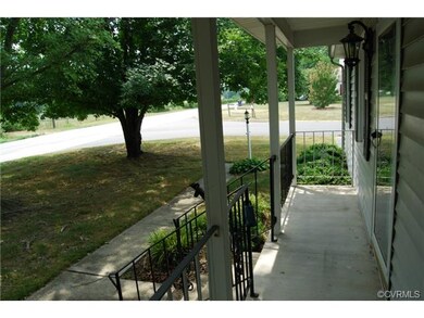 5452 Beulah Rd, North Chesterfield, VA 23237 - photo 3