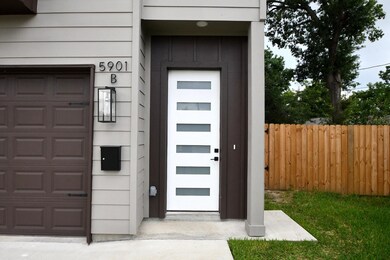 5901 Crest Ct unit B, Houston, TX 77033 - photo 4