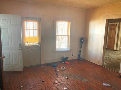 76 New Bridge St, West Springfield, MA 01089 - photo 4