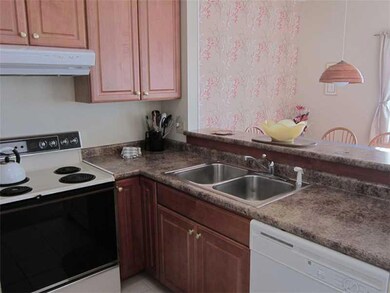 1 Cleaves St unit 607, Old Orchard Beach, ME 04064 - photo 5