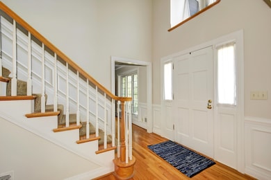 9601 Meghan Ln, Louisville, KY 40291 - photo 2