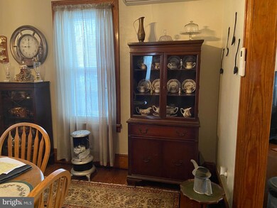 220 Lewis St, Tamaqua, PA 18252 - photo 4