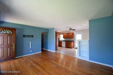 9510 Plumwood Rd, Louisville, KY 40291 - photo 3