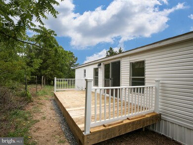 124 Topaz Ln, Inwood, WV 25428 - photo 3