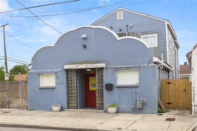 Front of the building - the entrance to the unit i