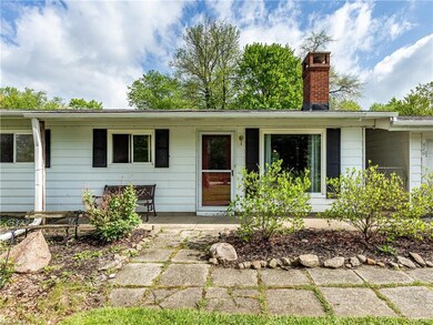 620 Robinhood Dr, Aurora, OH 44202 - photo 2