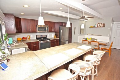 108 Warner St unit 2, Newport, RI 02840 - photo 4
