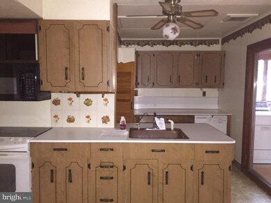 420 Poplar Rd, Riegelsville, PA 18077 - photo 3