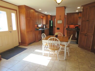 619 Main St, Derby Line, VT 05830 - photo 4